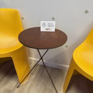 Table. Mid Century Folding leg round table