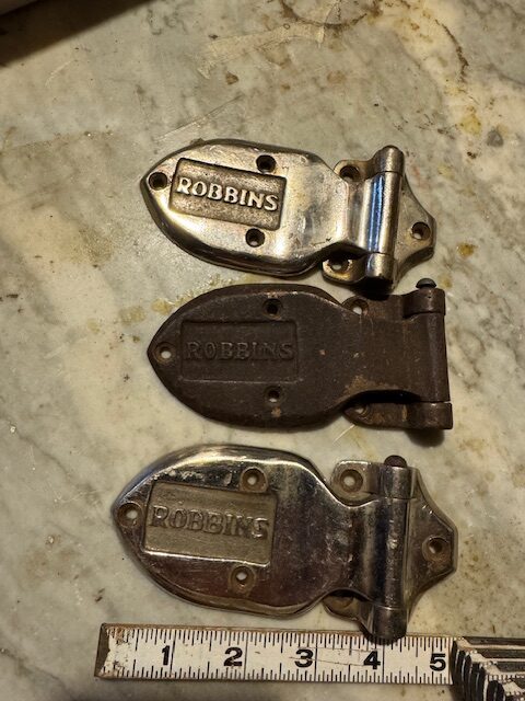 Hinge set, antique icebook